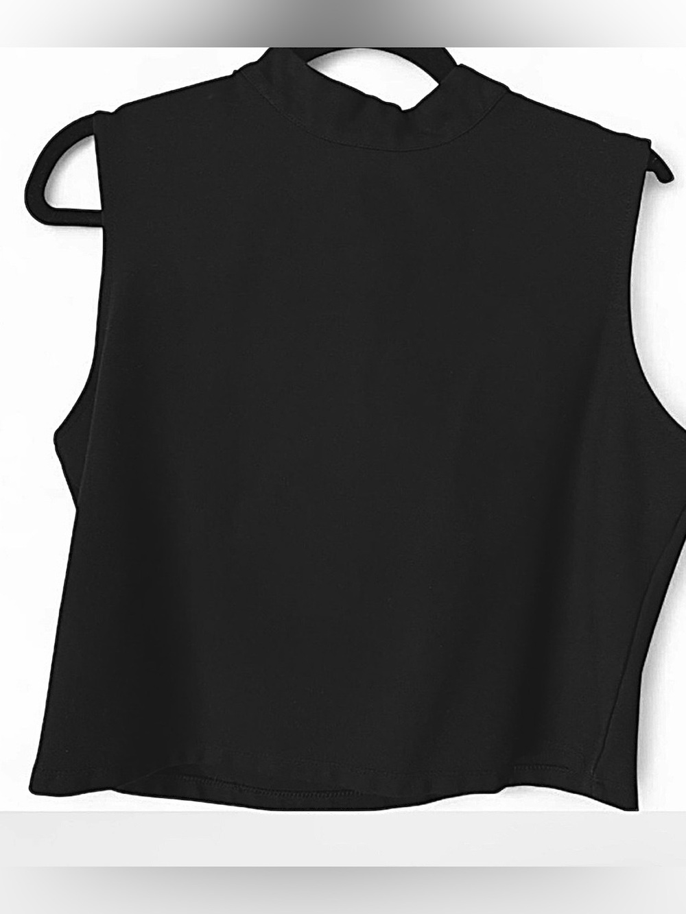 New York & Company Black Sleeveless Mock Neck Crop Top